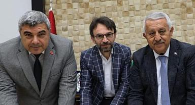 ZEYBEK BAŞKAN´DAN ÖĞRENCİLERE KİTAP DESTEĞİ