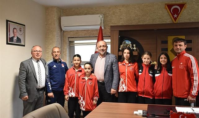 Afyonkarahisarlı Karateciler Dünya Gençlik Ligi'ne katılma hakkı kazandı