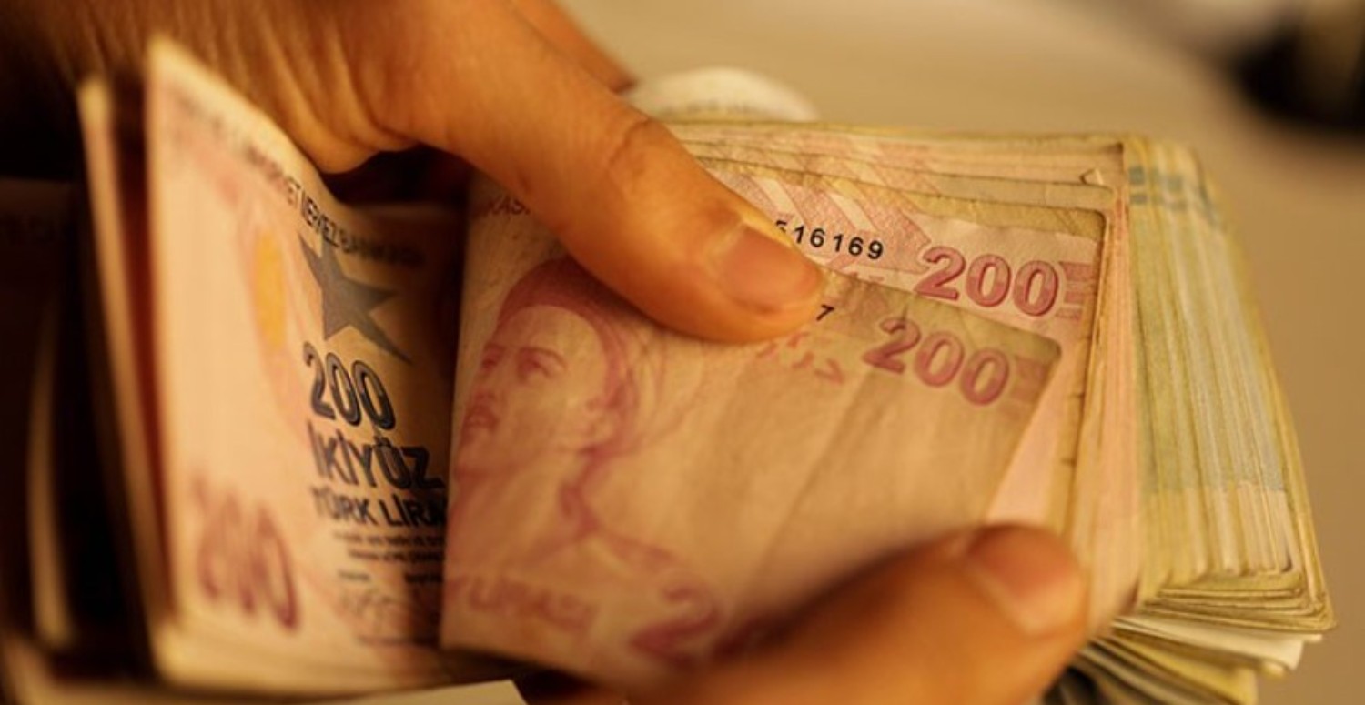 Bankaya gidip imza veren emekliye 7500 TL nakit! Tek sefere mahsus o tarihe kadar verilecek
