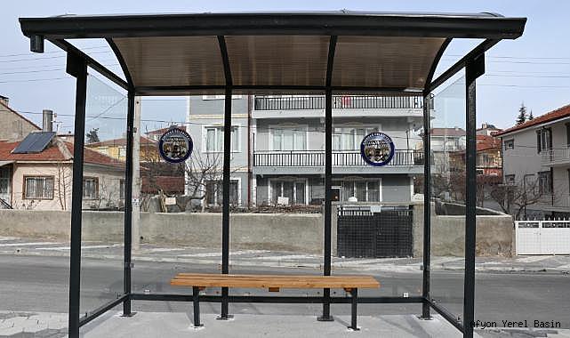 Emirdağ Belediyesi'nden Modern Minibüs Durakları