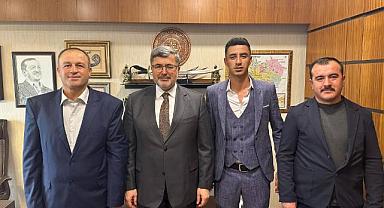 Mahalle Muhtarı Ulusal Mecliste Fikir Alışverişinde Bulundu.