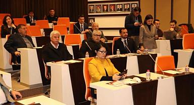 MHP BELEDİYE BAŞKAN ADAYI SEZER KÜÇÜKKURT İŞ İNSANLARI İLE BİR ARAYA GELDİ 
