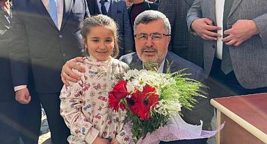 Özkaya, İlçelerde Vatandaşlarla Buluşuyor. 