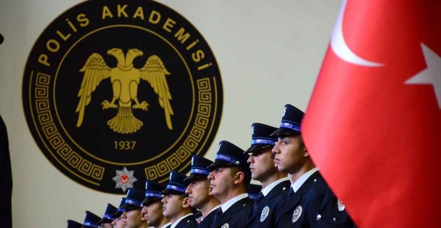 Polis olmak isteyenlere yılın fırsatı! POMEM 10.000 polis alımı şartları netleşti