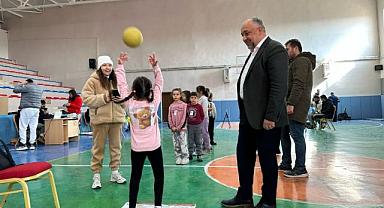Şuhut'ta gençler için sporun kapıları açıldı 