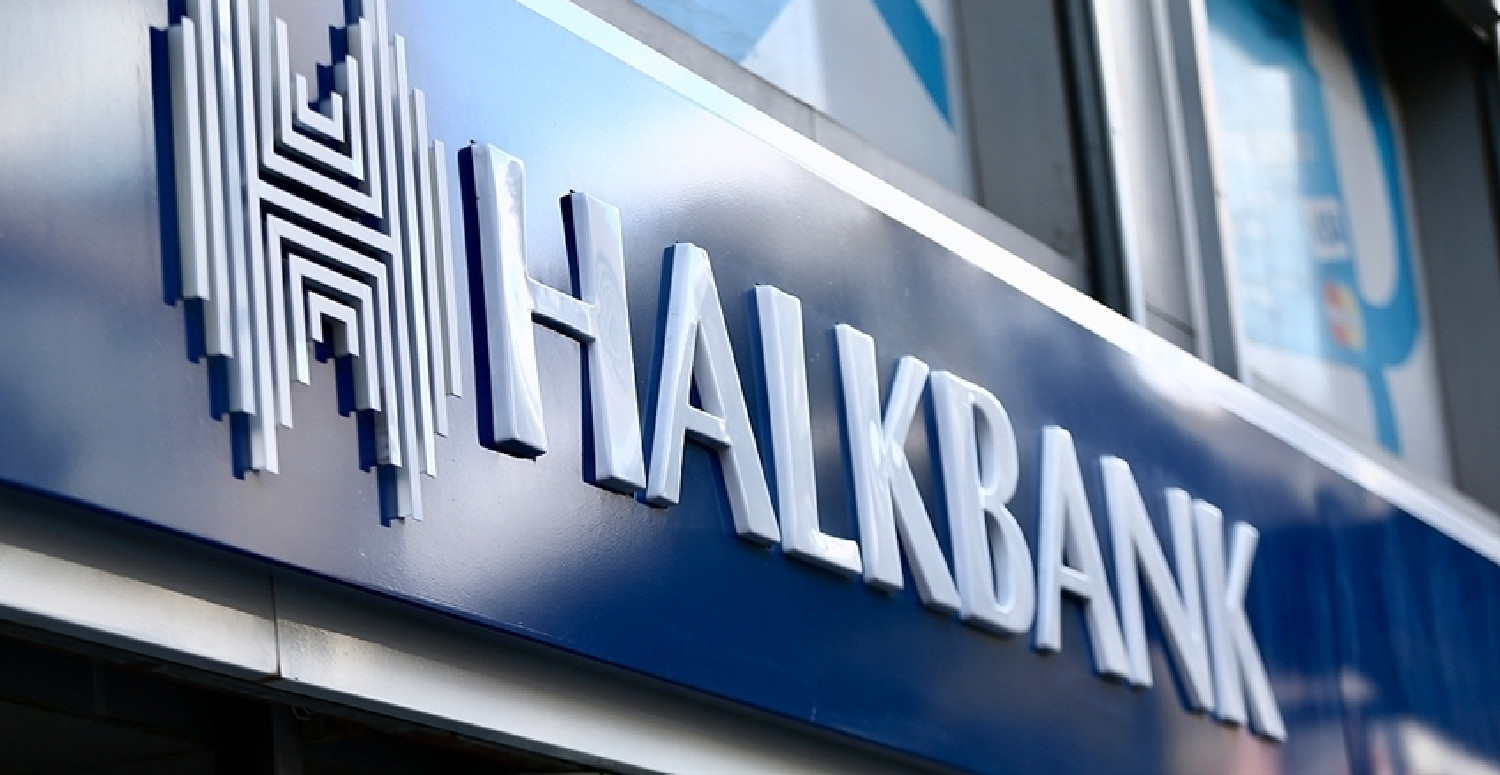 Toplu para arayanlara 100.000 TL kredi müjdesi! Kamu bankası başvuruda sınırları zorladı!