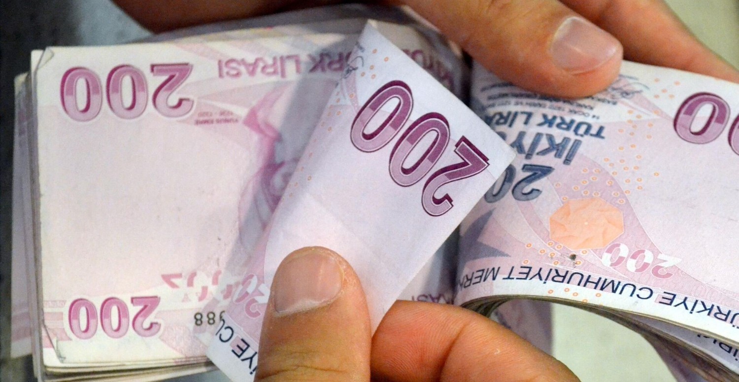 Üniversite öğrencilerine 20.000 TL nakit destek! Şartı sağlayana harçlık dağıtılacak