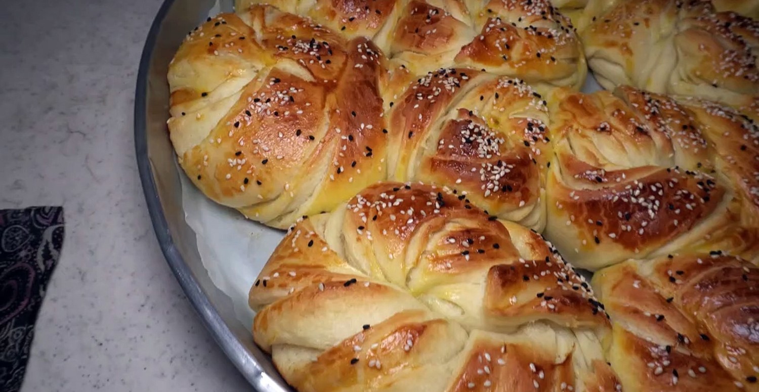 3 gün bayatlamayan poğaça tarifi! Sahur sofralarına 15 dakikada hazır lezzet