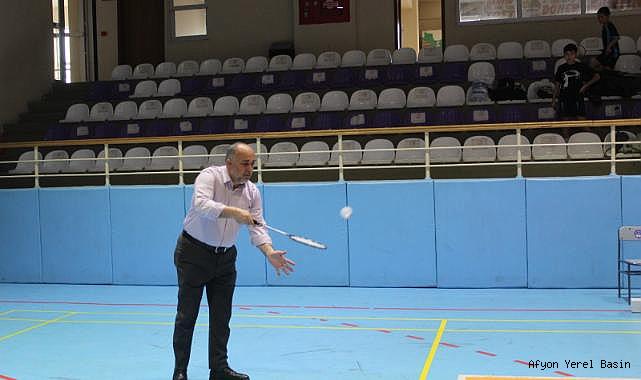 Afyonkarahisar'da Okul Sporları Badminton müsabakaları başladı