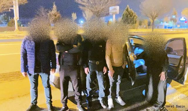 Afyonkarahisar'da yakalanan 3 kaçak göçmen sınırdışı edildi