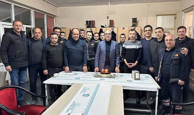 BELEDİYE PERSONELLERİNDEN BAŞKAN DR. MUSTAFA ÇÖL’E DOĞUM GÜNÜ SÜRPRİZİ