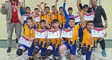 Işıklar Şeker Ortaokulu Hentbolda Türkiye Finaline Yükseldi!