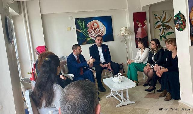 İYİ Parti'nin Adayı Afyon'un Güçlü Kadınlarını Ziyaret Etti