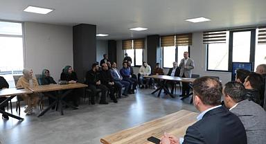 “Kurtla bir olup kuzuyu yedikten sonra çobanla oturup yas tutanlardan kendinizi koruyun”