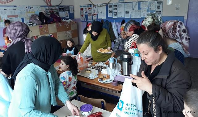 MİNİKLER 8 MART KADINLAR GÜNÜNÜ UNUTMADILAR