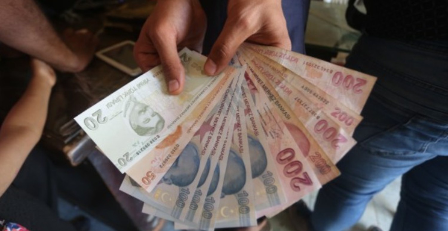O banka 32 günlük faizi yüzde 53'e çıkardı! Parası olan bu rakamlara inanamayacak