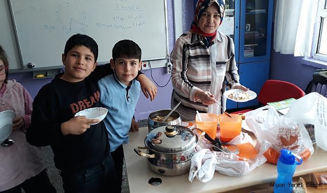 ÖĞRENCİLERDEN MANTI PARTİSİ