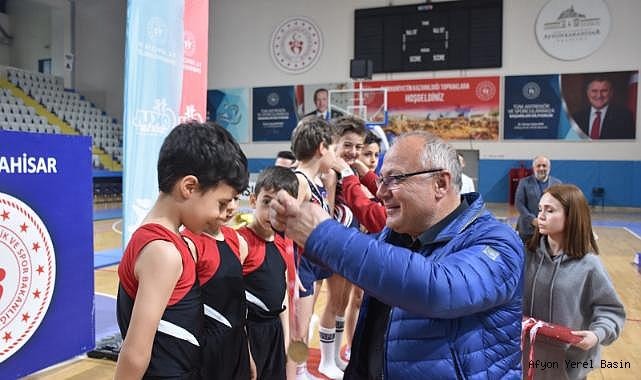 Okul Sporları Minikler ve Küçükler Cimnastik Müsabakaları tamamlandı