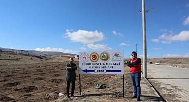 Şuhut Gençlik Merkezi'nden Hatıra Ormanı Oluşturuldu