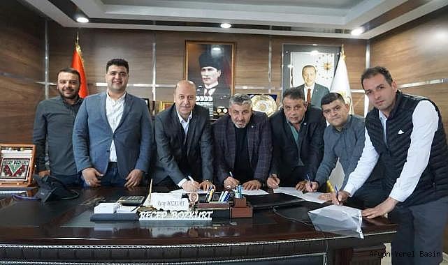 Şuhut'ta Belediye Çalışanlarının Yüzü Güldü: Özlük Haklarında İyileştirme!