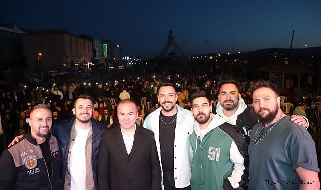 Uluçay’ın gençlik buluşmasında projelerini İngilizce anlattı