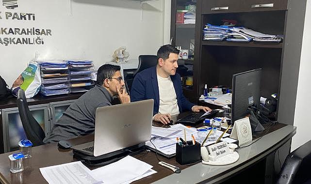 Uluçay ve ekibi sabah başladıkları mesailerini sahura kadar sürdürüyor