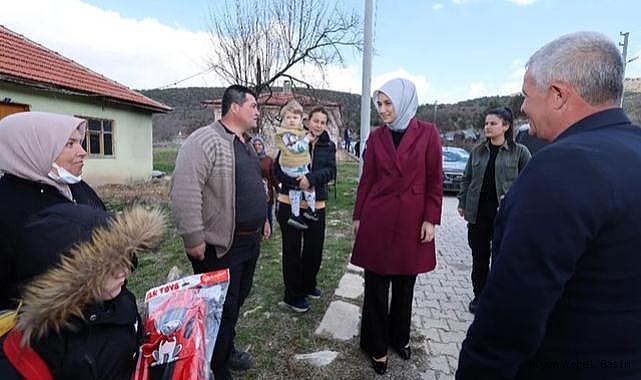 Vali Doç. Dr. Kübra Güran Yiğitbaşı ve Kaymakam Önder Çengel, Şeyhyahşi köyünde ziyaretlerde bulundu.