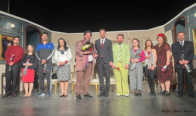 Yağcı, Tiyatro Oyununa Katılarak Sanat Alanında Destek Sözü Verdi