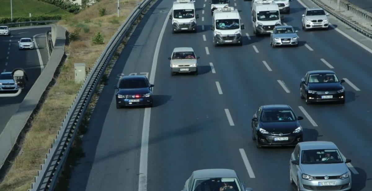 81 ildeki sürücüler dikkat! Trafikte bunu yapmanın cezası 6.440 TL!