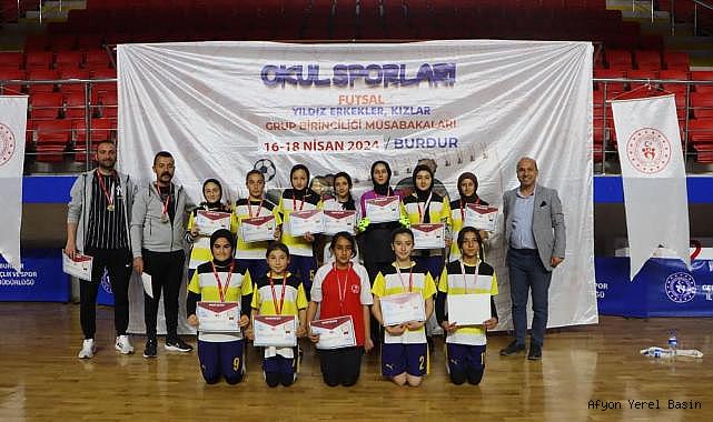 Çayırbağ Gazi Ortaokulu Yıldız Kız Futsal'da Bölge Şampiyonu!