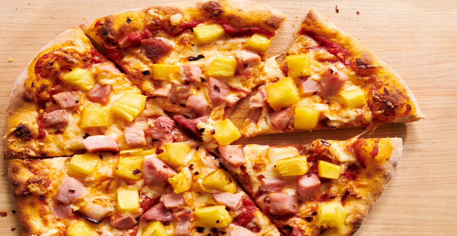 Evde şipşak pizza hamuru tarifi! Yanında da pizza sosu hediye