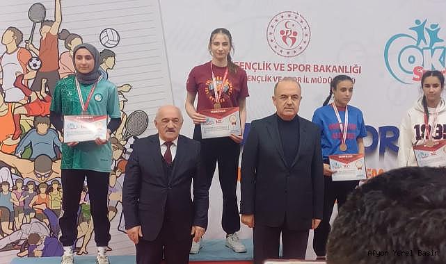 Okul Sporları bilek güreşi şampiyonu İlayda Malkoç oldu