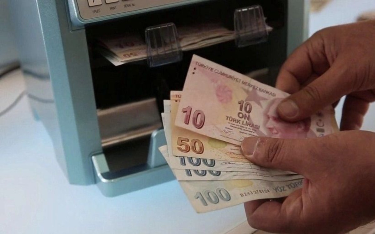 Parasını bankaya koyana yan gel yat faizi! Aylık 12.833 TL maaşa bağlıyor