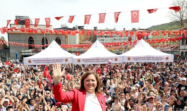 ZAFER MEYDANINDA 23 NİSAN ŞENLİĞİ COŞKUSU