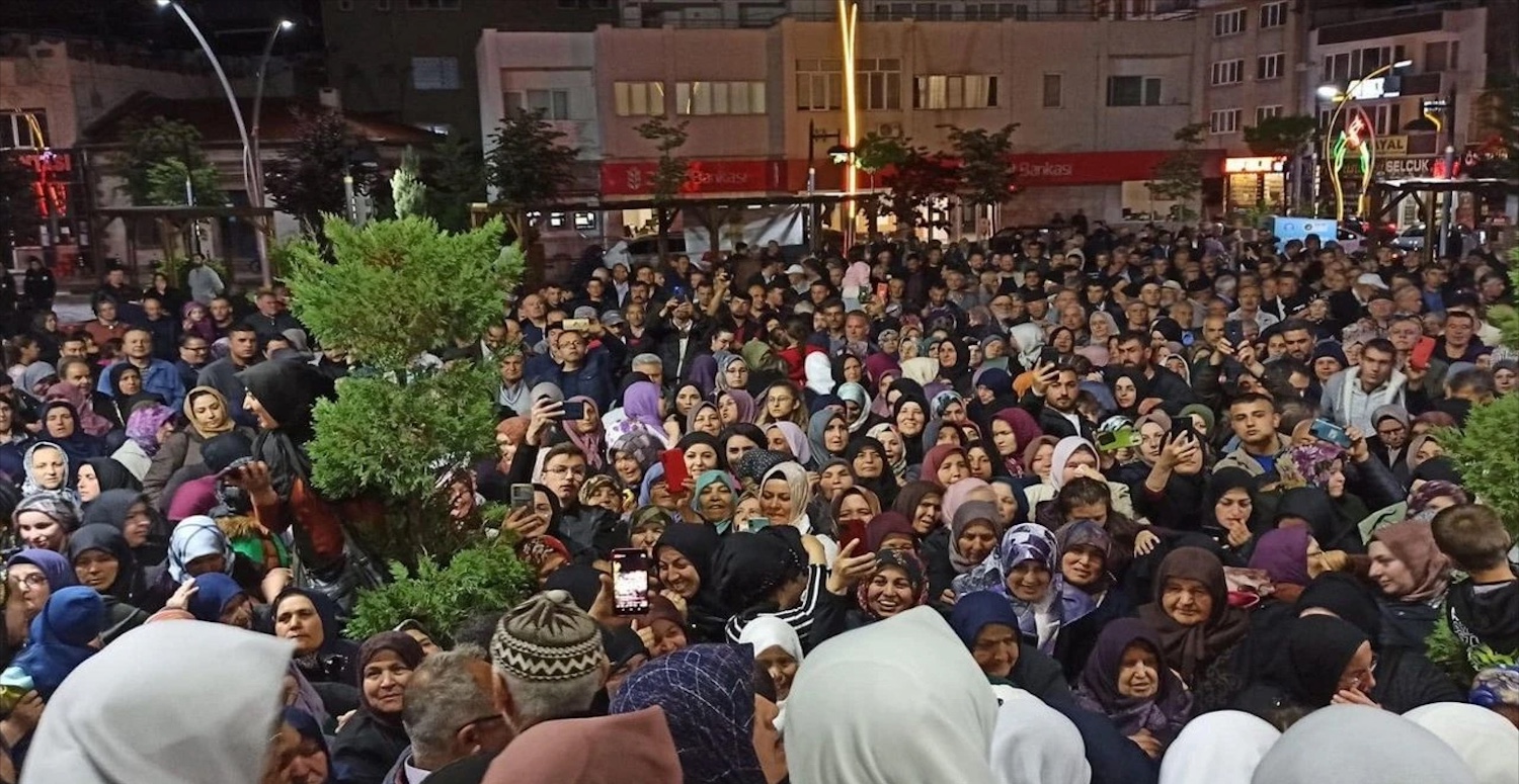 Afyonkarahisar'da hacı adayları dualarla kutsal topraklara uğurlandı