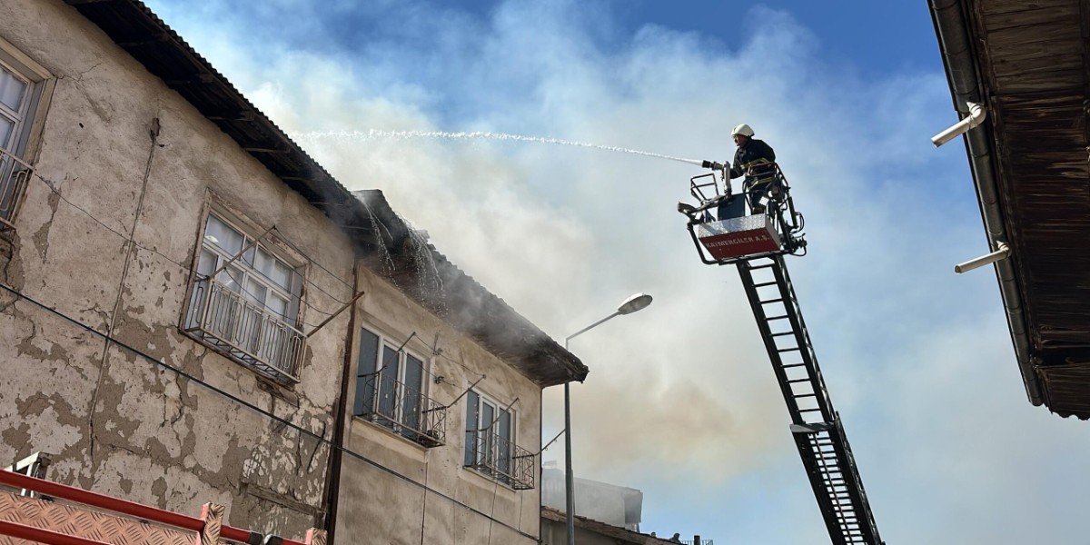 afyonkarahisar'da korkutan yangın