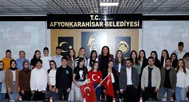  BAŞKAN BURCU KÖKSAL GENÇLERLE BULUŞTU