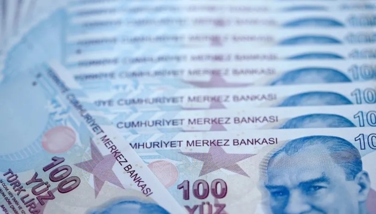Emekli maaşlarına ek ödeme yolda! 14 milyon emekliye bu sabah güzel haber geldi
