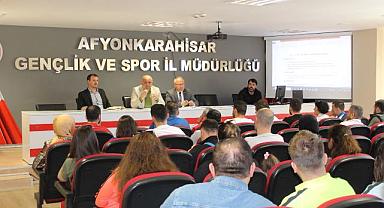 Gençlik ve Spor İl Müdürü Kasapoğlu Başkanlığında Antrenör Toplantısı Yapıldı