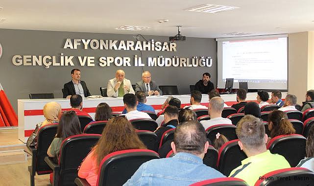 Gençlik ve Spor İl Müdürü Kasapoğlu Başkanlığında Antrenör Toplantısı Yapıldı