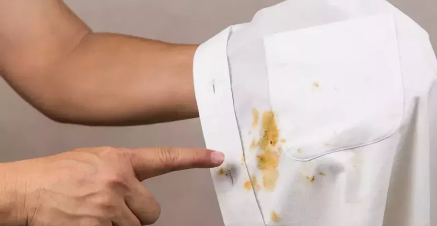 Gömlekteki lekeleriniz anında kaybolacak! 3 dakikada lekelere veda