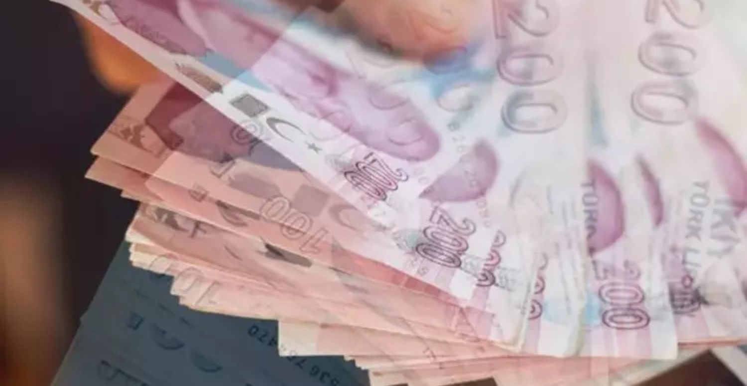 SSK, Bağkur, Emekli Sandığı emeklisine 8000 TL nakit destek! Bayram öncesi başvurana yatacak