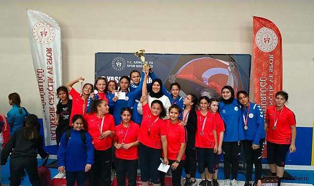 Yeşilay Spor Kulübü, Yasemin Adar U-13 Kadınlar Güreş Turnuvası'nda Şampiyon!