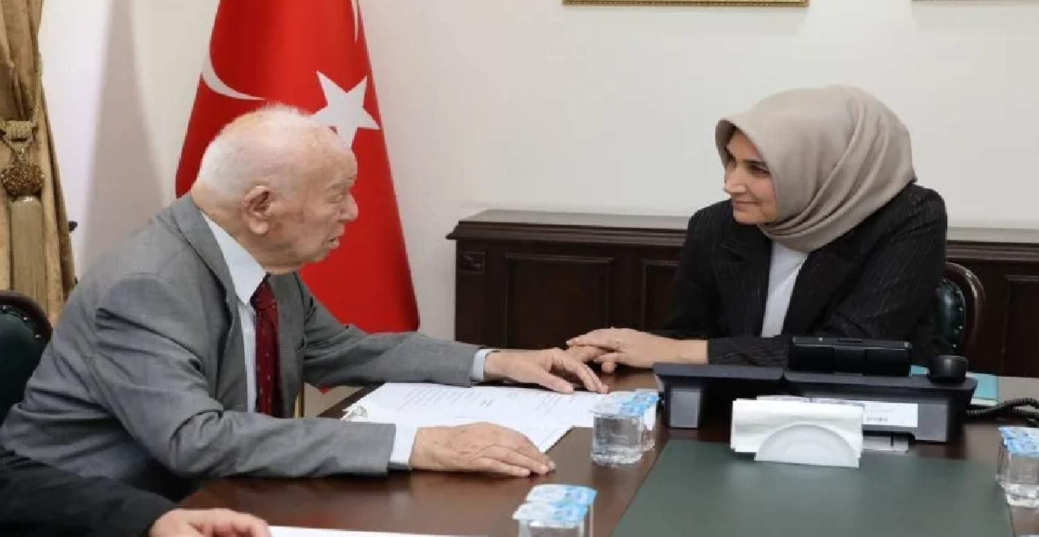 Afyon Eğitim Vakfı kurucusundan acı haber