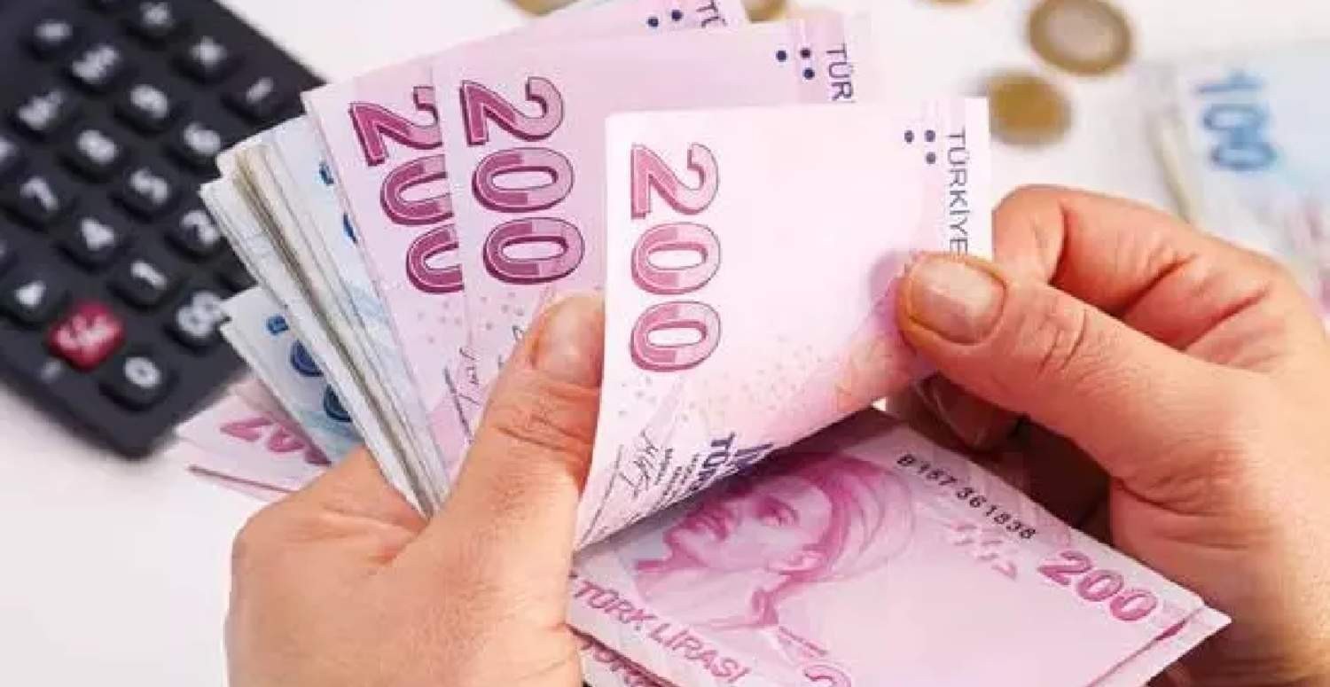Bankalar asgari ücretten fazla maaşa bağlıyor! 30 gün sabreden yaşadı