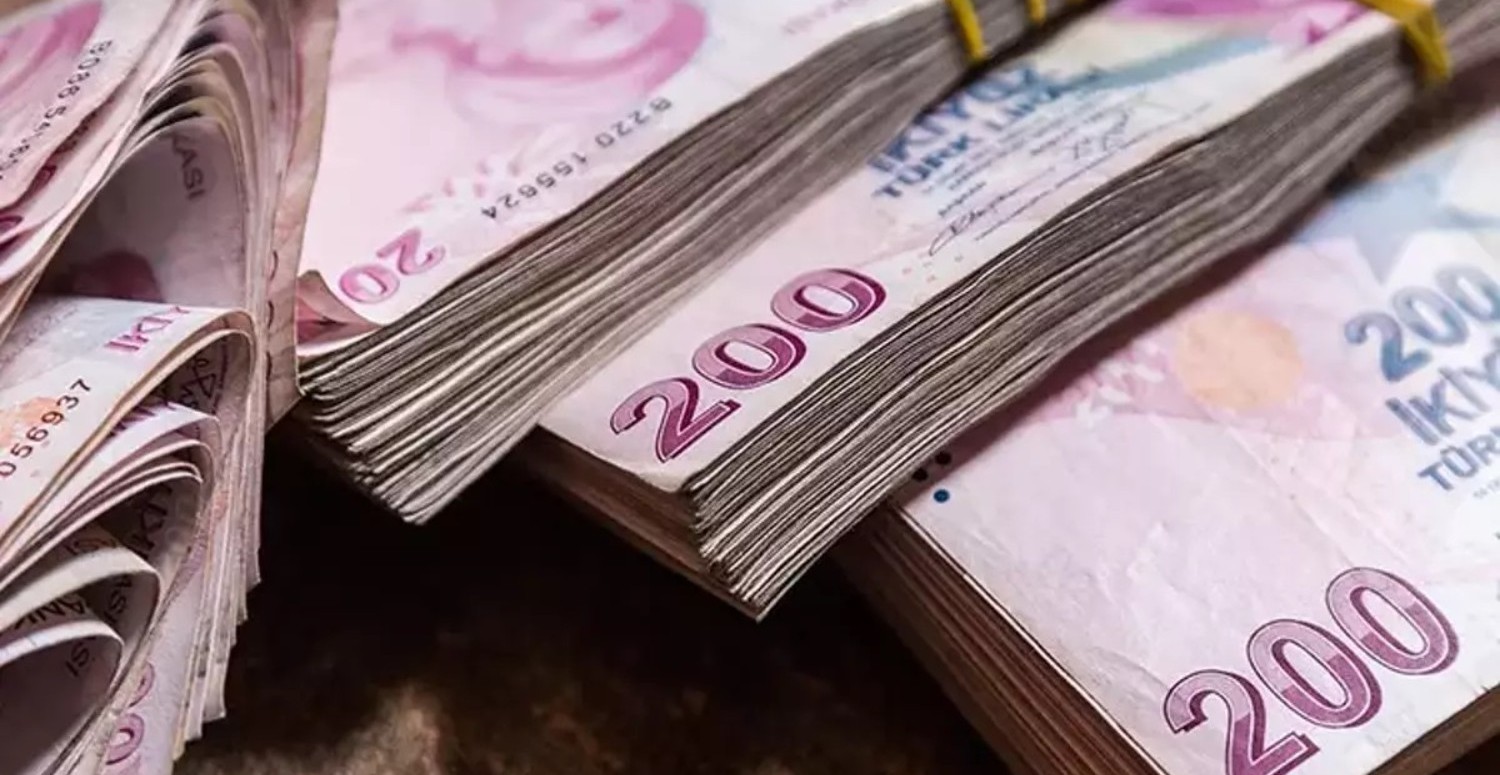 Emekliye bu bayram kıyak geçildi! Başvurana tam 8000 TL özel ikramiye geliyor