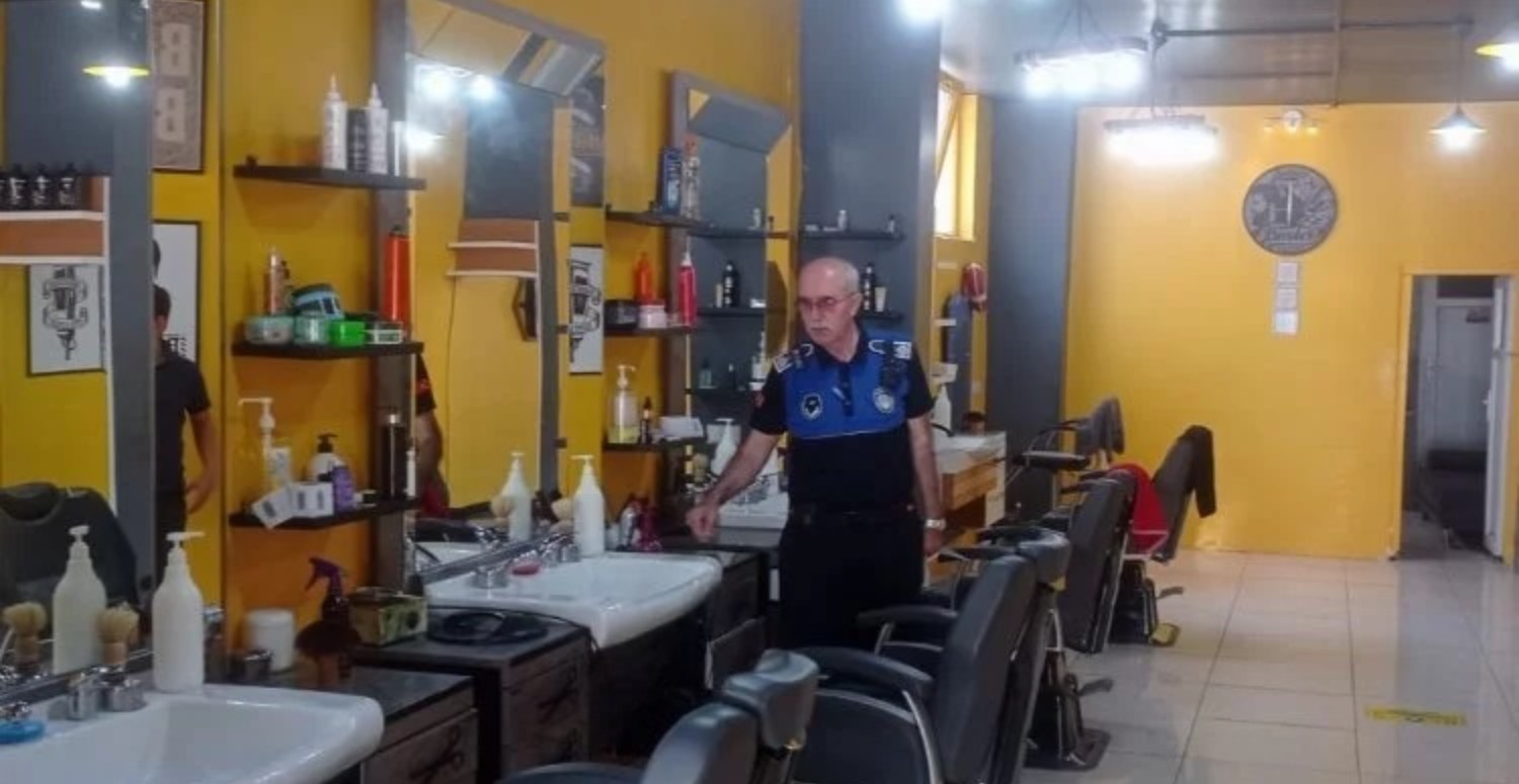 Emirdağ Belediyesi zabıtaları kuaför ve berberleri denetime aldı
