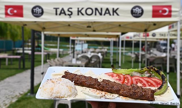 Emirdağ'ın Lezzet Durağı Taş Konak Restoran'ın Bahçesi de Hizmete Açıldı