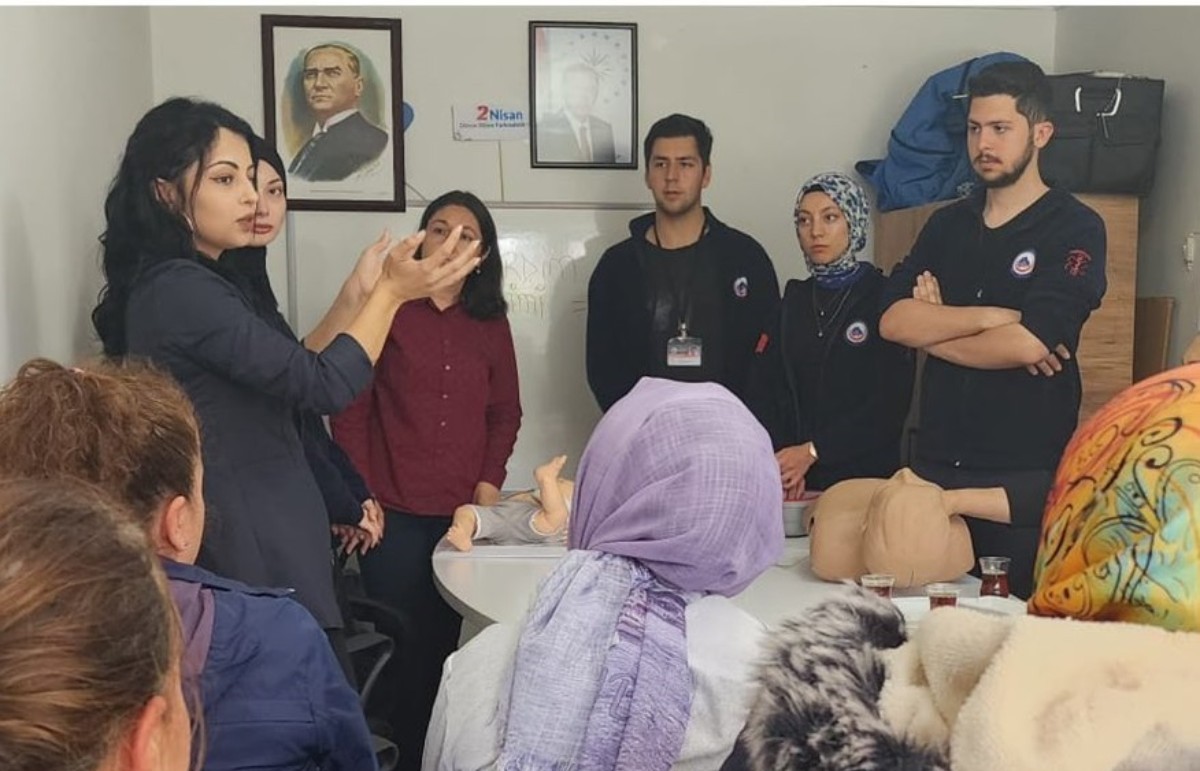 Özel birey annelerine ilk yardım eğitimi verildi