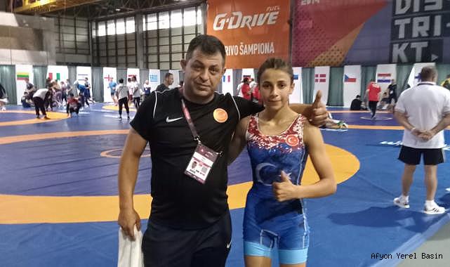 Taşoluk Spor Kulübü sporcusu Fatma Yılmaz Avrupa Güreş Şampiyonasında Finalde!